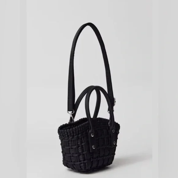 URBAN OUTFITTERS WOVEN FAN TOTE BAG - Picture 2 of 6